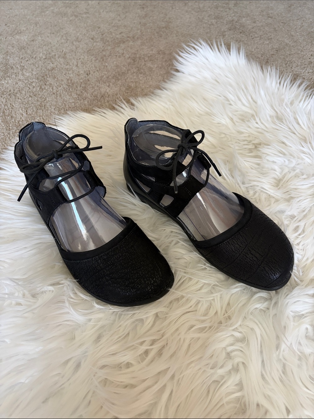 NAOT Kata Women’s Lace-Up Closed Toe Sandals in Black Crackle Leather Size EU 38 - Picture 2 of 16